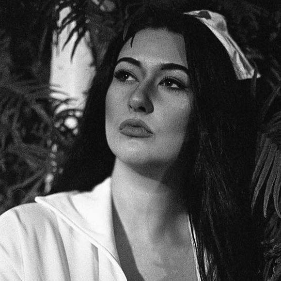 Meet your Posher, Brittany - Picture 1 of 1